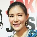 Olga Lydia Saat Jumpa Pers Konser 'Salam Dua Jari'