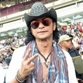 Andi /rif di Konser 'Salam 2 Jari'