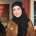 Desy Ratnasari di Acara Buka Bersama di Kediaman Hatta Rajasa