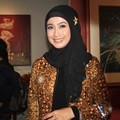 Desy Ratnasari Ditemui di Kediaman Hatta Rajasa