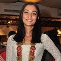Atiqah Hasiholan Hadiri Acara Buka Bersama Oreima Films