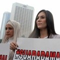 Wulan Guritno Lakukan Aksi Damai di Bundaran HI