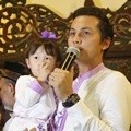 Andhika Pratama Pada Perayaan Ulang Tahun Ussy Sulistiawaty