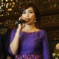 Ussy Sulistiawaty Rayakan Ulang Tahun ke-33