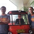 Soleh Solihun, McDanny dan Randhika Djamil di Gala Premier 'Bajaj Bajuri The Movie'