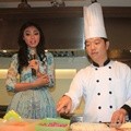 Whulandary Herman Bersama Chef Chen Chun Liang