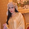Lucky Resha di Fashion Show Royal Kaftan 'Act for Humanity'