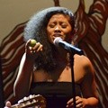 Penampilan Dira Sugandi di Konser 7 Hari Menuju Kemenangan Rakyat