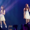 Chorong dan Na Eun A Pink di 'White Concert'