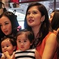 Dian Sastro di Peluncuran Buku 'Moms and The City'