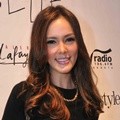 Cathy Sharon di Peluncuran Buku 'Moms and The City'