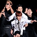 Penampilan Spektakuler TVXQ di Konser 'SMTOWN Live World Tour IV'
