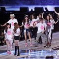 Para Artis SMTOWN Nyanyikan Lagu 'Hope' Diakhir Acara