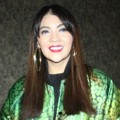 Indah Dewi Pertiwi Saat Rekaman Lagu 'Curiga'