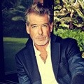 Pierce Brosnan Kenakan Jam Tangan Audemars Piguet