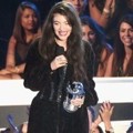 Lorde Raih Piala Best Rock Video