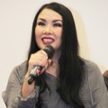 Titi DJ di Jumpa Pers Indonesian Idol Junior