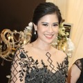 Dian Sastro di Acara Peluncuran Molto Black & Gold
