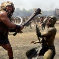 Hercules Saat Menyerang Monster