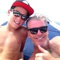 Pierce Brosnan Bersama Anaknya