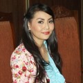 Tessa Kaunang Saat Jalani Sidang Perceraian
