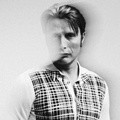 Mads Mikkelsen Kenakan Kemeja Keluaran Bottega Veneta