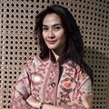 Maudy Koesnaedi di Pembukaan Pameran Tulola Jewelry