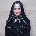 Inneke Koesherawati Hadir di Resepsi Pernikahan Adi Nugroho dan Donita