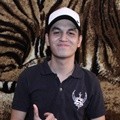 Kevin Julio Saat Rehat Syuting 'Ganteng-Ganteng Serigala'