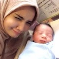Zaskia Sungkar Bersama Teuku Adam Al Fatih Keponakannya