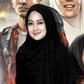 Pipik Dian Irawati Hadiri Gala Premier 'Haji Backpacker'