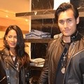 Tara Basro dan Arifin Putra di Launching Outlet Pertama The Kooples