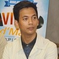 Rian D'Masiv Saat Launching Album 'Hidup Lebih Indah' dalam Bentuk Vinyl