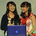Ayana dan Sonia Natalia di Handshake Festival untuk Single Keenam 'Gingham Check'