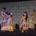 Handshake Festival untuk Single Keenam 'Gingham Check'