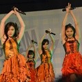 Handshake Festival untuk Single Keenam 'Gingham Check'