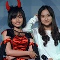 Sisil dan Della JKT48 di Handshake Festival untuk Single Keenam 'Gingham Check'