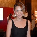 Bunga Citra Lestari Hadiri Shine On Award 2014