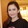 Nafa Urbach Konferensi Pers 'Skechers GO Walk Pink Ribbon'