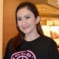Nafa Urbach Konferensi Pers 'Skechers GO Walk Pink Ribbon'