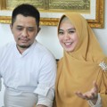 Ory Vitrio dan Oki Setiana Dewi Adakan Syukuran Tujuh Bulan Kehamilan