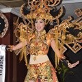 Elfin Pertiwi Rappa dalam Jumpa Pers yang Digelar Yayasan Putri Indonesia