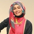 Soraya Larasati Saat Sesi Pemotretan Hijab