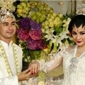 Nagita Slavina Nampak Malu-Malu Saat Memamerkan Cincin