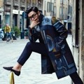 T.O.P Big Bang Berpose di Jalanan Italia