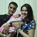 Ricky Harun dan Herfiza Novianti Dikaruniai Anak Pertama