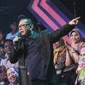 Deddy Mizwar Hadir di Grand Final 'Indonesia Mencari Bakat' 2014