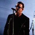 Bono U2 di Panggung MTV EMAs 2014
