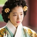 Park Shin Hye Berperan Sebagai Ratu di Film 'The Tailors'