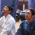 Han Suk Kyu dan Ko Soo di Film 'The Tailors'